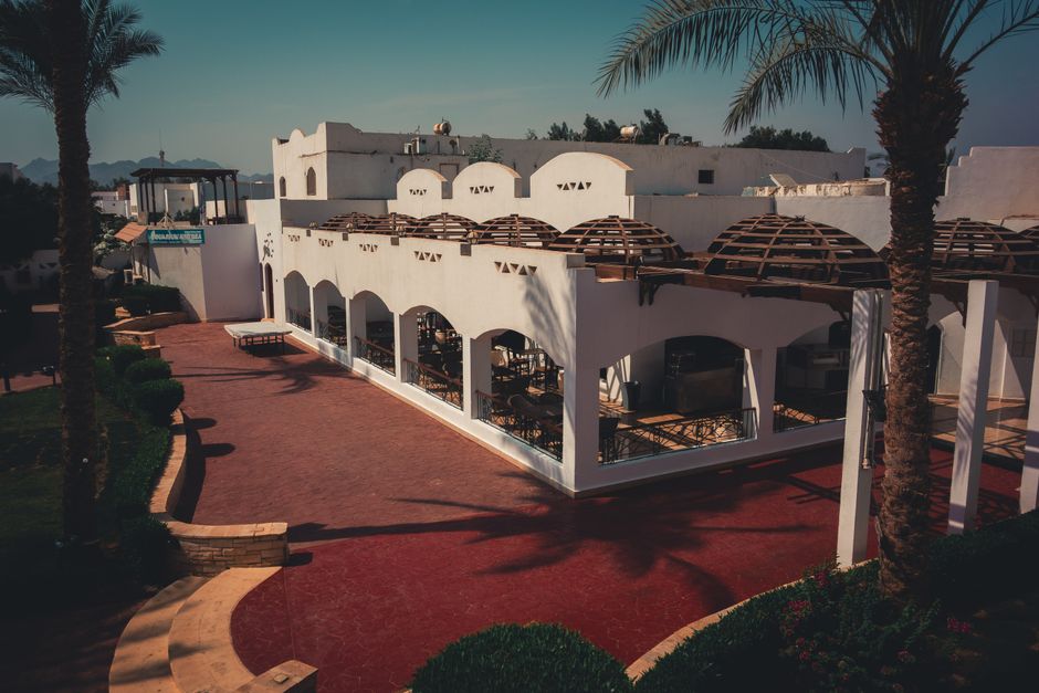 Mediteranska arhitektura i letnji kulturni itinerari kroz Evropu