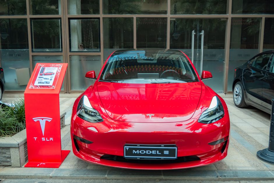 Tesla: Više od automobila – inovacije koje menjaju korisničko iskustvo
